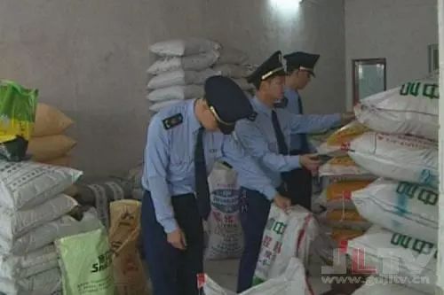 化肥市场惊现“变形记” 一人分饰多角，296万元假肥流向13省